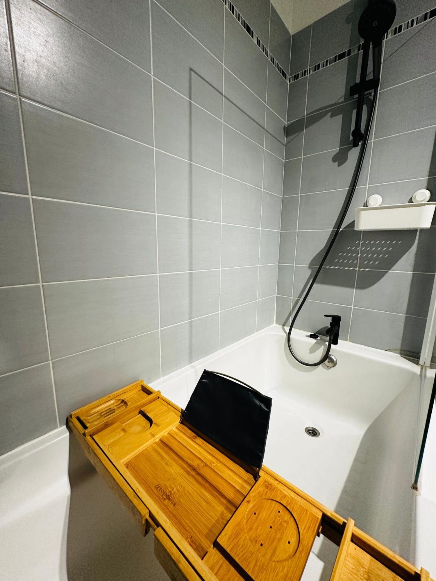 La Foret Des Pins - Free Check-In - Wifi - Parking Prive - Netflix - Draps & Serviettes Inclus Лабенн Екстер'єр фото